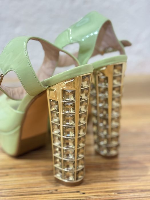 Продам Новые туфли