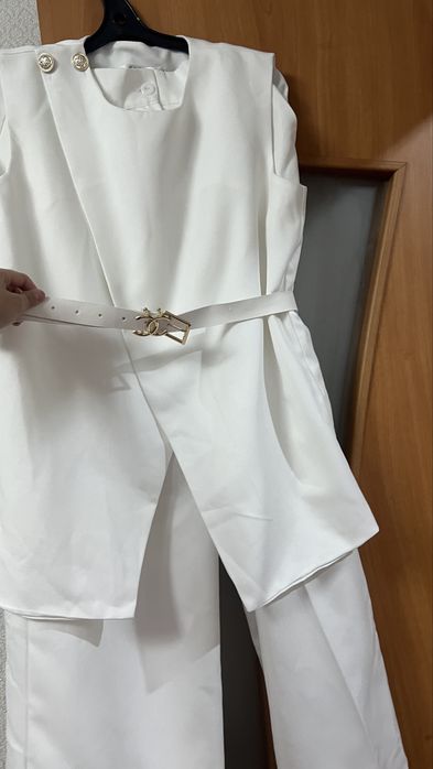 Костюм деловой белый
