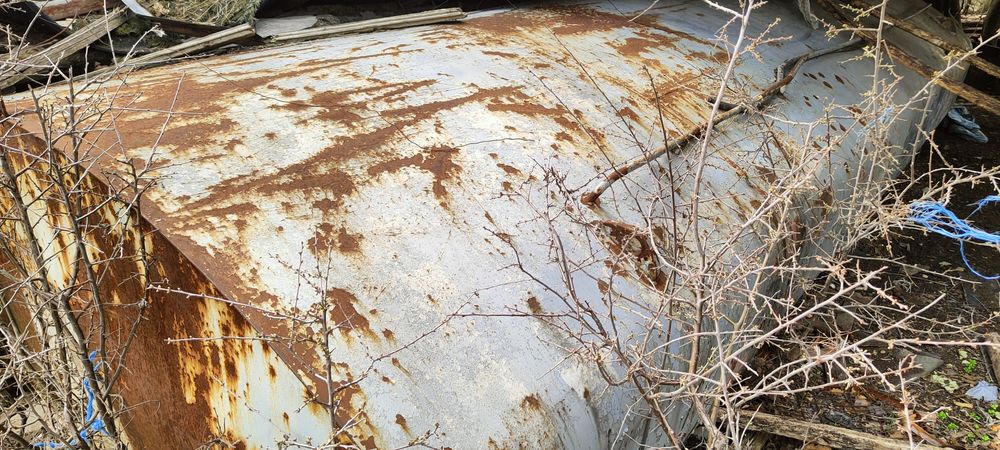 Продавам цистерна 8 кубика за вода