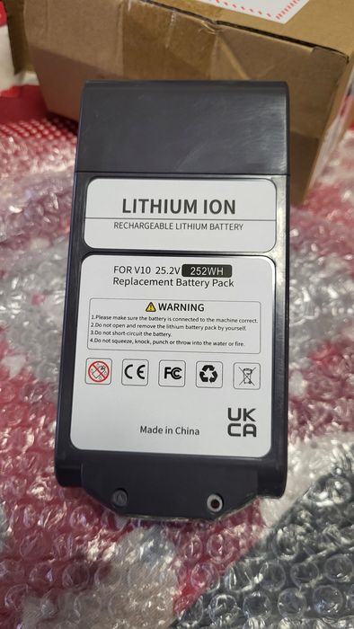 Acumulator dyson v10 nou.