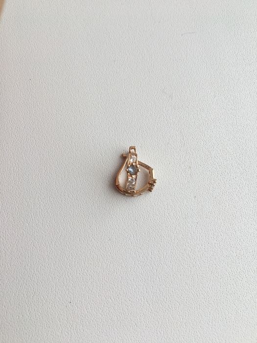 Продам золотые детские сережки