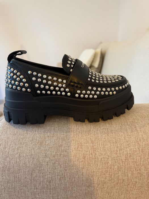 Buffalo loafers