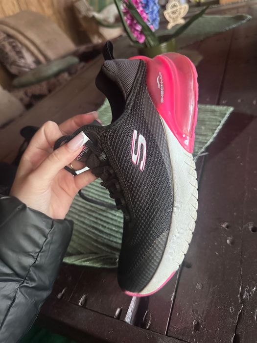 Adidasi skechers dama