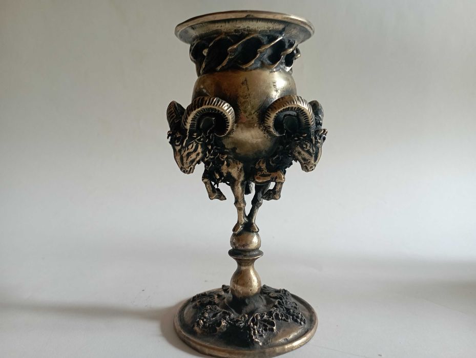 Чаша "Овен" - бронзова пластика, авторско произведение