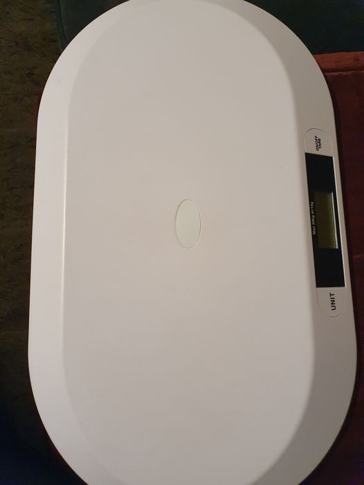 Продавам бебешка електронна везна