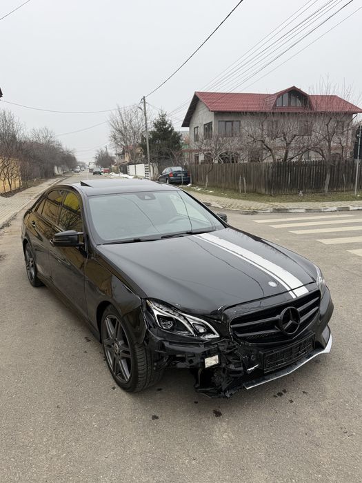 Vand Mercedes E220 2016 Pachet Amg 9G Piele Trapa Usor Avariat / Lovit