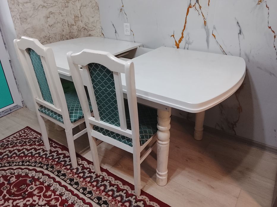 Продам кухонный стол