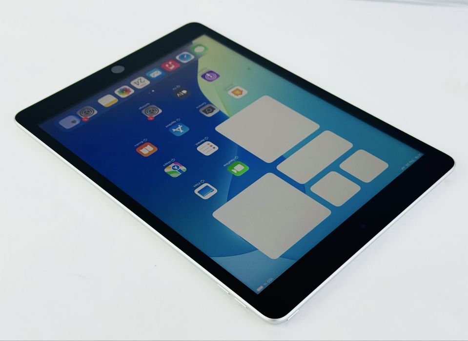 Apple iPad 9 64GB WiFi Silver Отличен! Гаранция!