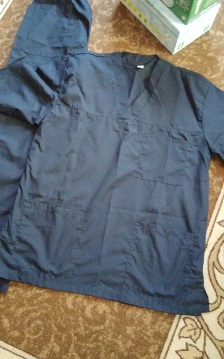 Работна дамска туника и два чифта  работни чехли