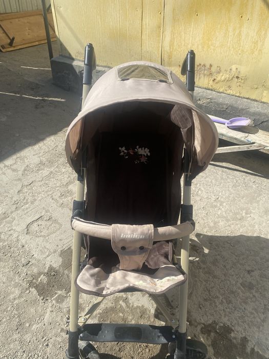 Срочно продам детскую коляску