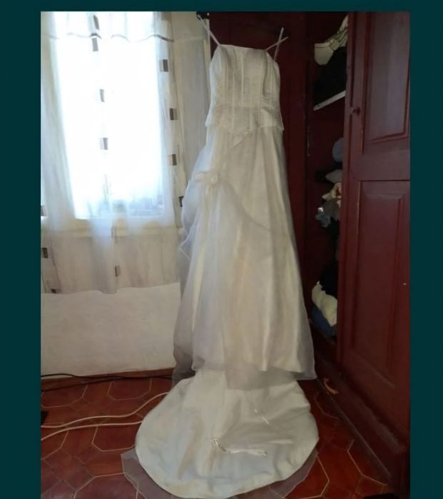 Vând rochie de mireasă