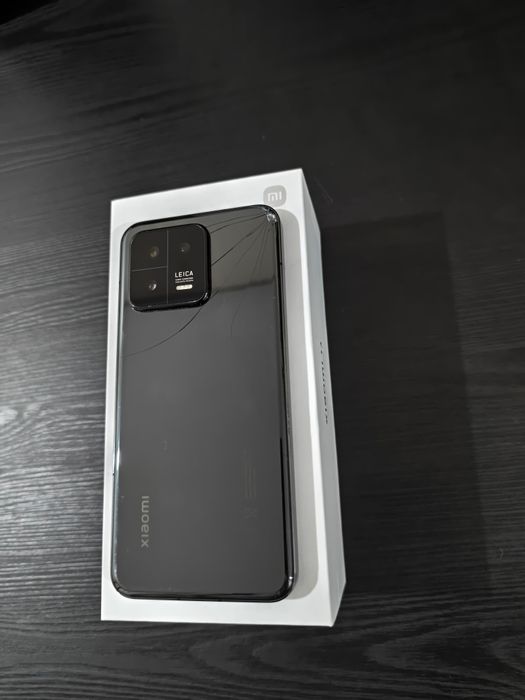 Телефон Xiaomi 13  8/256