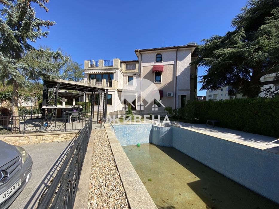 Продава се Къща в к.к. Св.Св. Константин и Елена - 753 кв.м за 1253 €/кв.м - Снимка #3