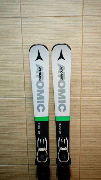 Schiuri atomic redster sc 140-142cm -clapari ski