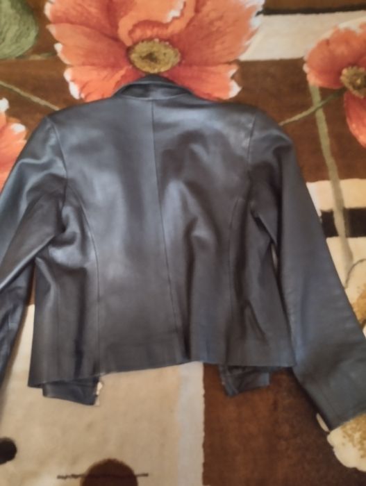 Продам кожаную куртку
