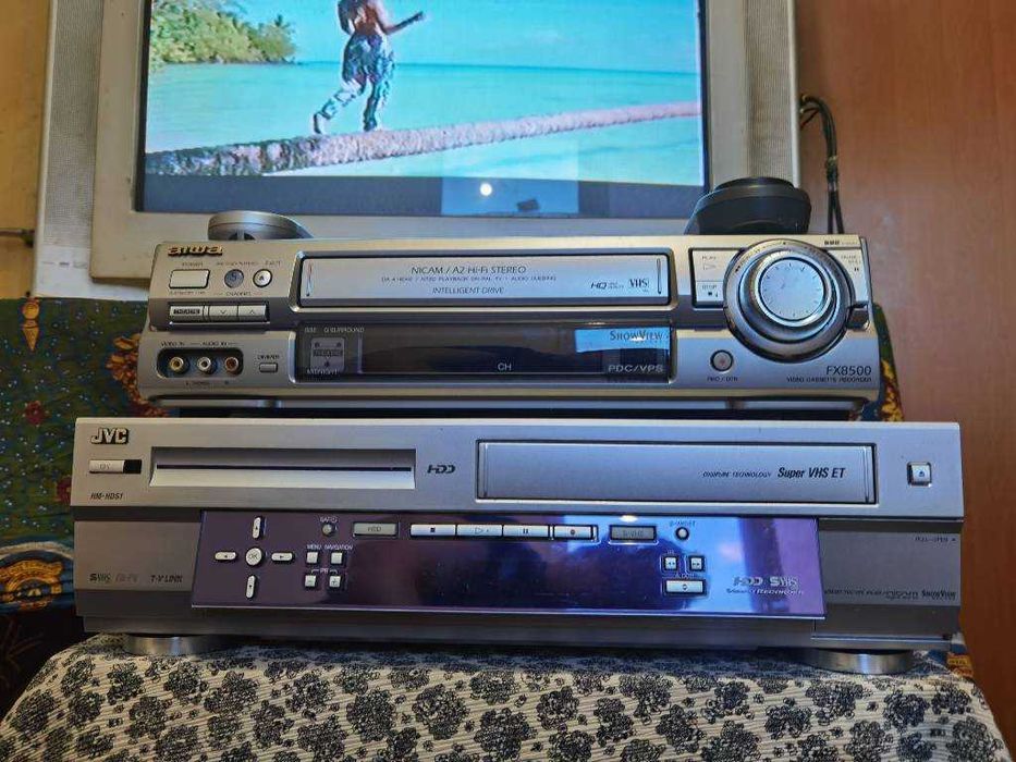 Videorecorder. Vcr-uri vhs si svhs in stare foarte bună.