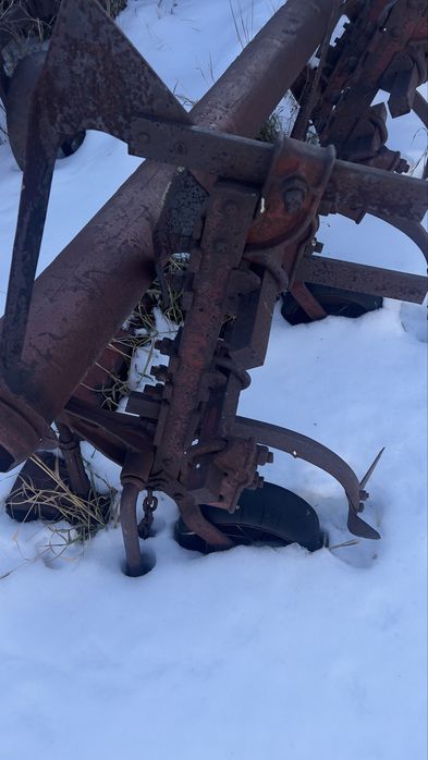 Продам плуг и культиватор