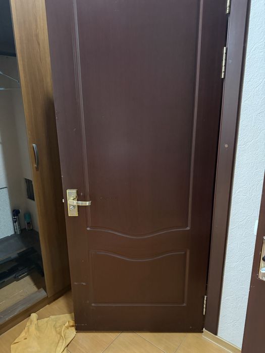 Продается межкомнатные двери с коробкой