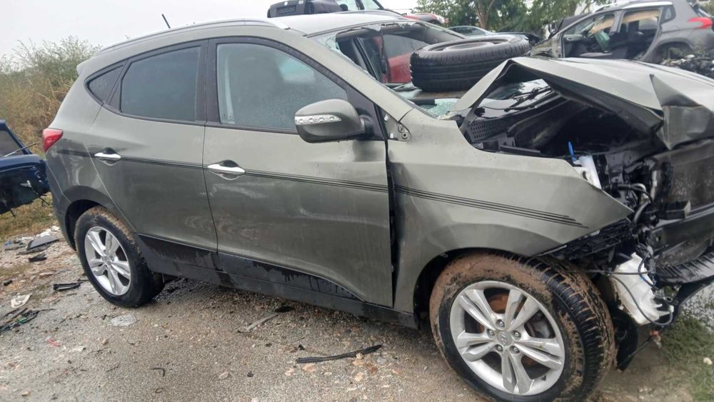 Хюндай ix35  2.0 crdi , автоматик . На части