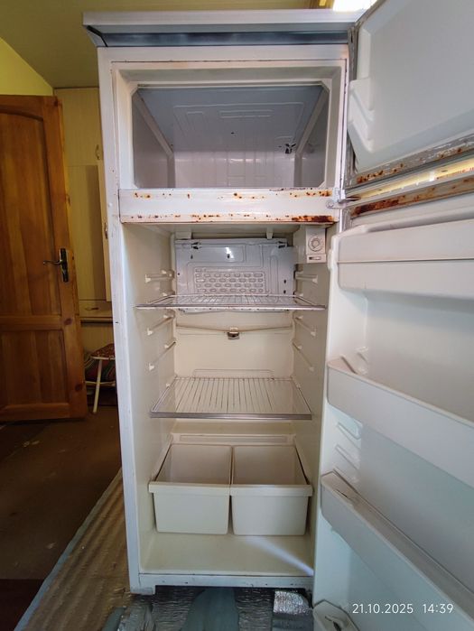 Продаю холодильник