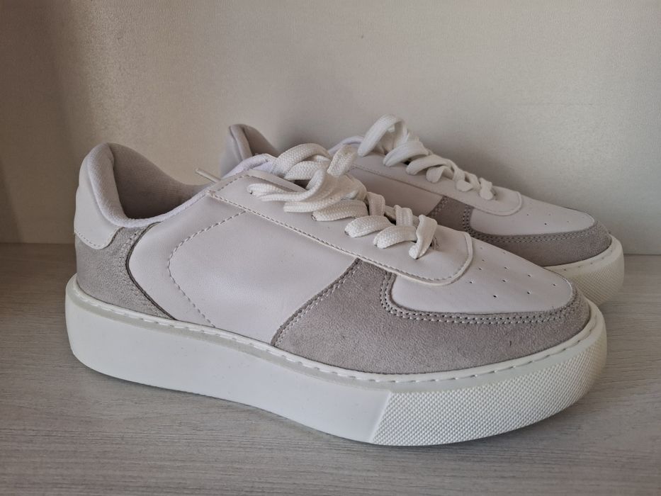 Продам кроссовки 38 размер