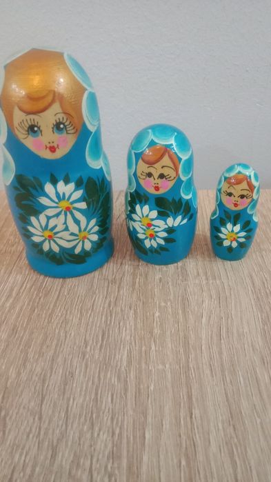Матрёшка советская, состоит из 3 кукол