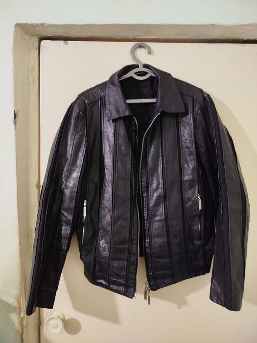 Продам кожаные куртки.