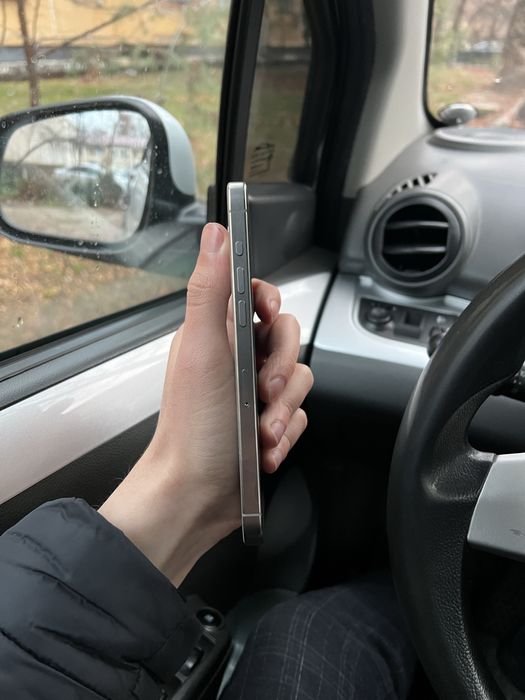 Iphone 15 Pro Max 100% Yomskt radnoy