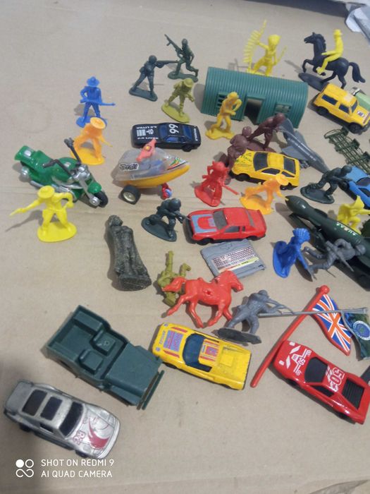 Играчки войници и други