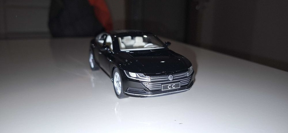 VW Arteon Артеон 1:32 отваряеми врати, капак, светещи фарове и стопове