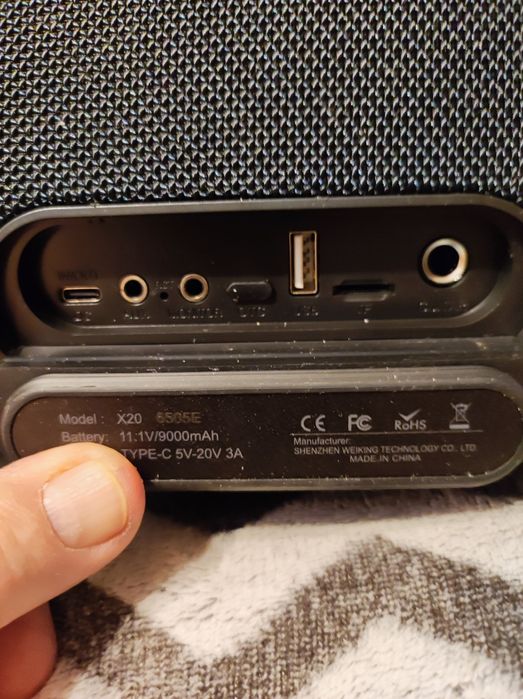 Boxă  portabilă  Puternică  W- KING .  X20 ,  200  w  , RMS.