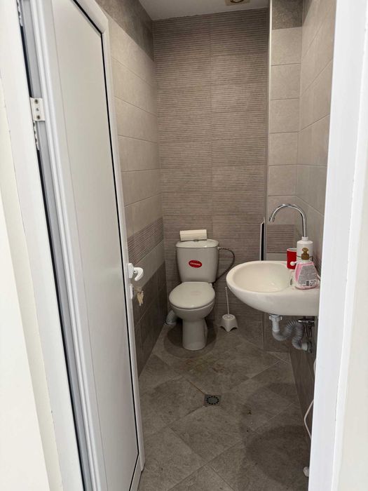 Дава се под наем Магазин в Велико Търново, Колю Фичето - 52 кв.м за 306 € - Снимка #2