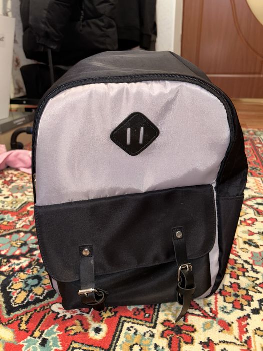 Рюкзак серого цвета