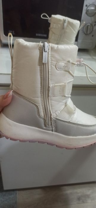 Продам зимние детские дутики