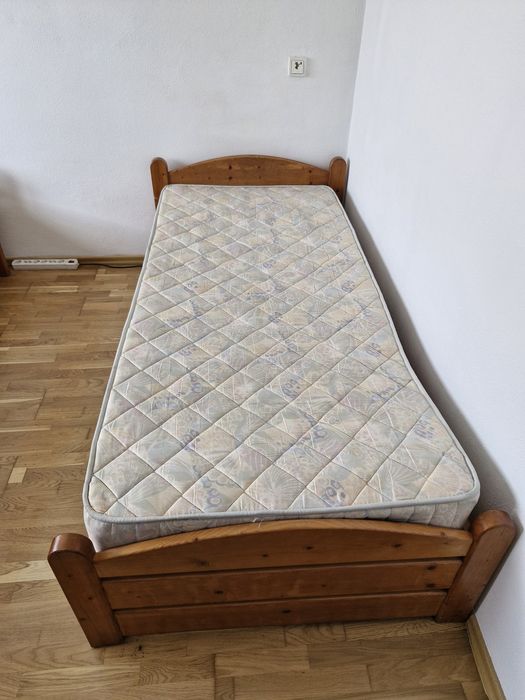 Paturi din lemn masiv