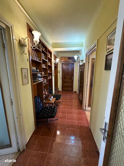 Apartament 3 camere | 72,5 mp | Etaj 1 | Garaj+Pivnita | P-ta 16 Febru