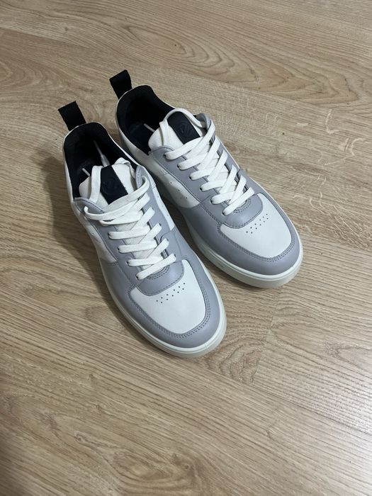 Кроссовки Ecco с технолигией Gortex