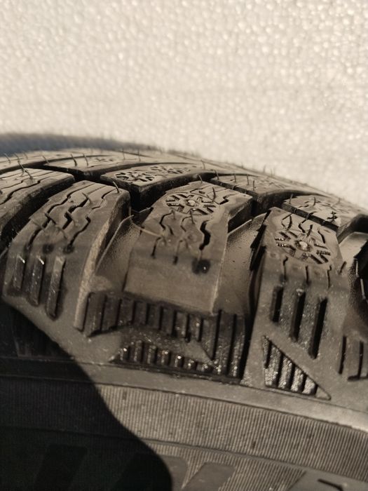 MICHELIN 205/55 R16 с шипами