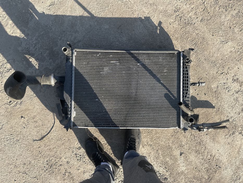 Продам радиатор Audi a6 кузов c5 2001г