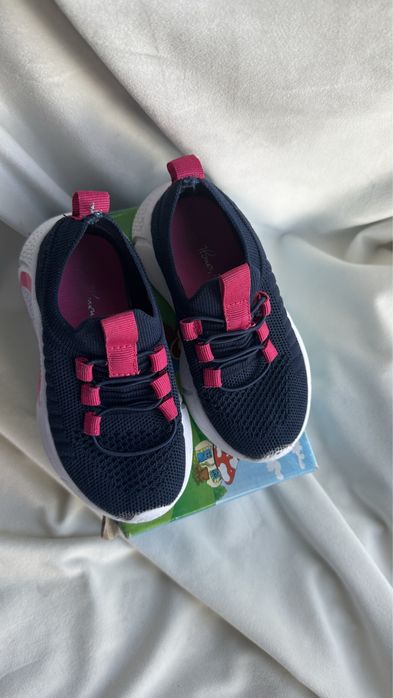 Детская обувь и верхняя одежда