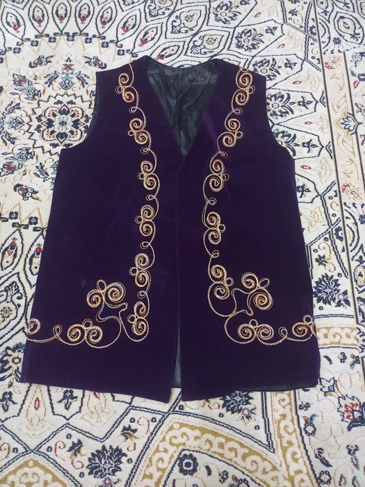 Жилетка национальная новая.