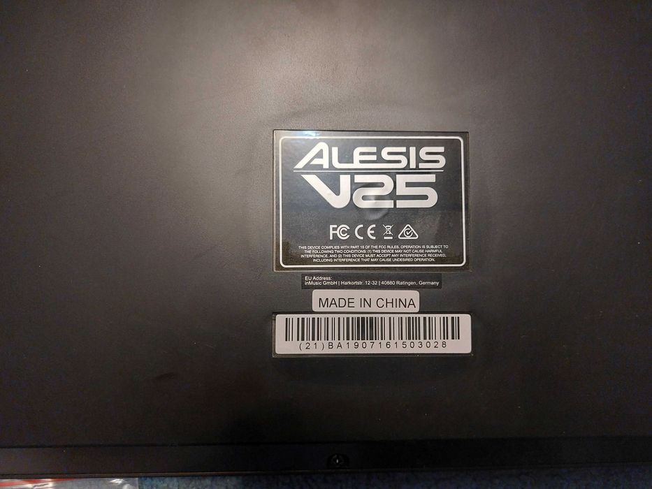 Keyboard MIDI Alesis V25