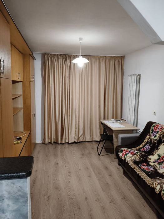 Închiriez garsonieră