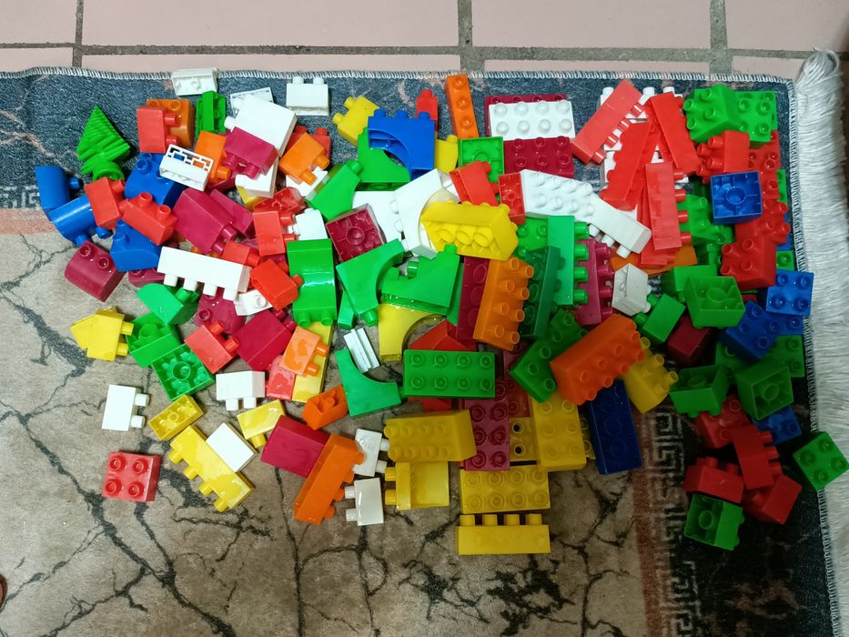 Продам Детский конструктор