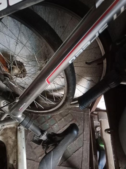 Продам 2 велосипеда 1 на запчасти