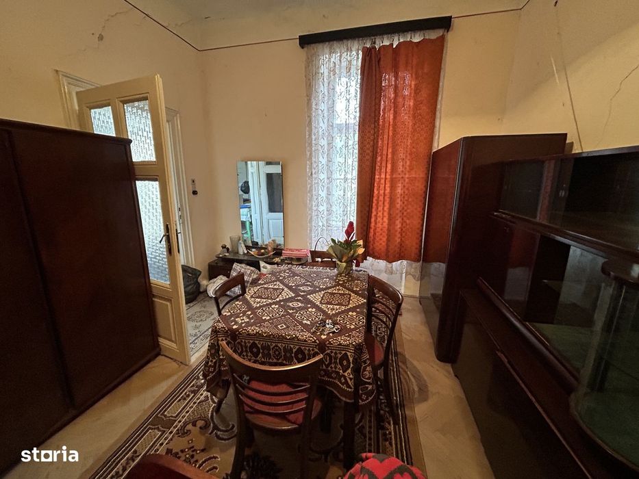 Vand apart.1  Piata Catedralei,st.58 mp. parter inalt+ pivnita