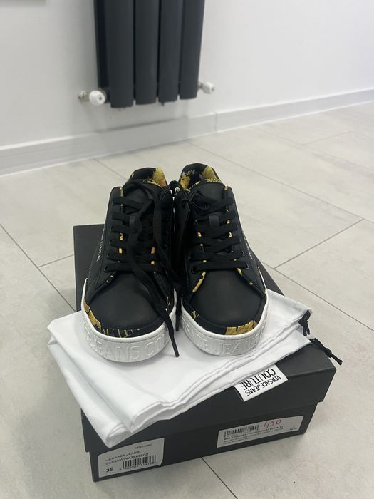 Adidas VERSACE Jeans Couture de vanzare
