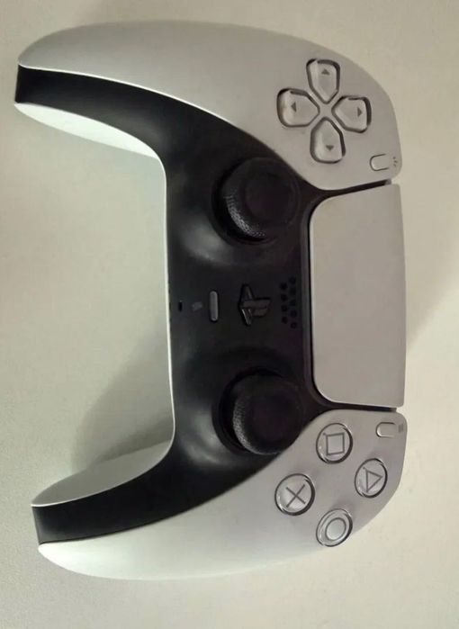 Vând ps5 slim Digital Edition
