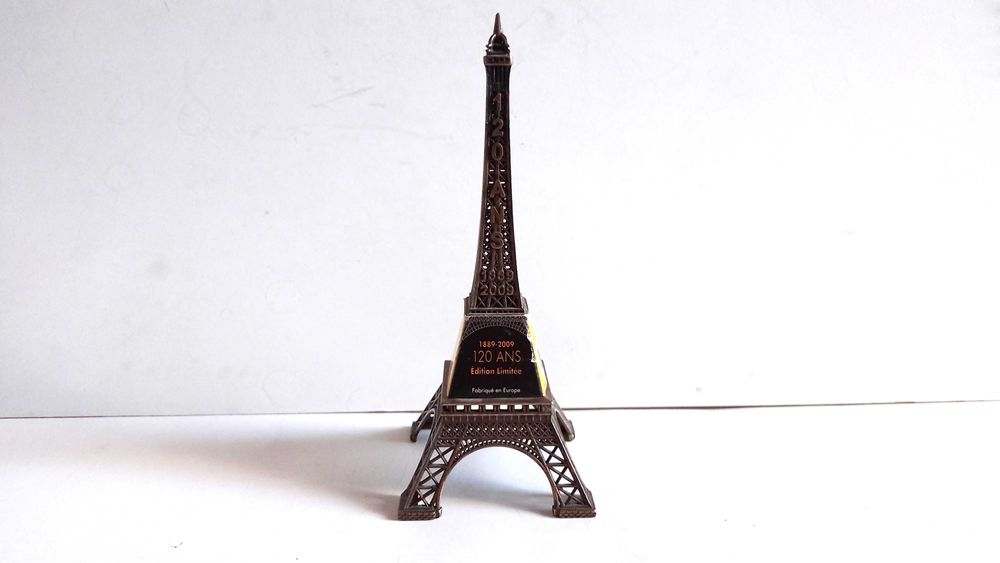 Метални Айфелови Кули