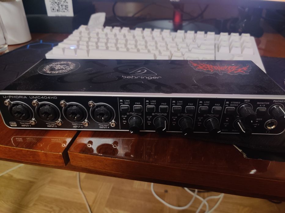 Behringer umc404hd